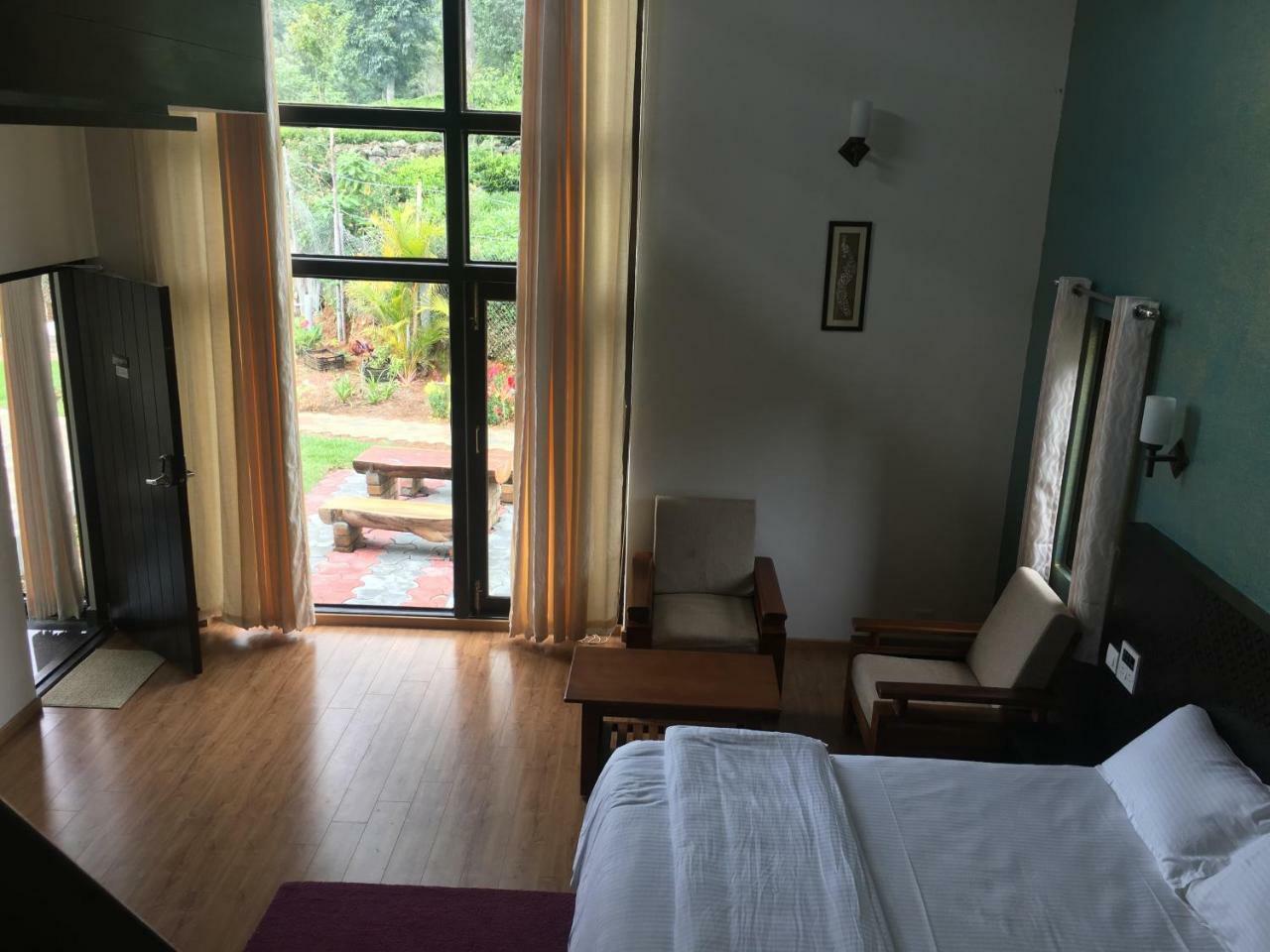 Silvertip Cafe & Homestay Котажирі Екстер'єр фото